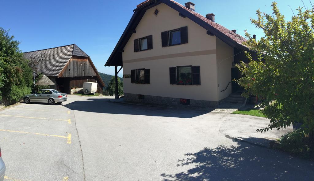 Hotel Tourist Farm Pacnik Resnik Zewnętrze zdjęcie